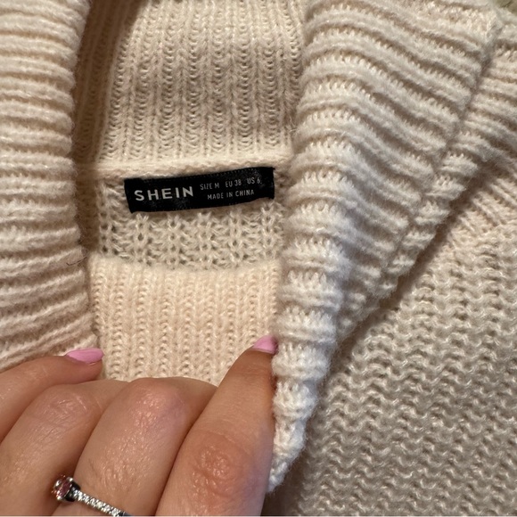 Cropped Cream Turtleneck Knit Sweater size M - Picture 2 of 5